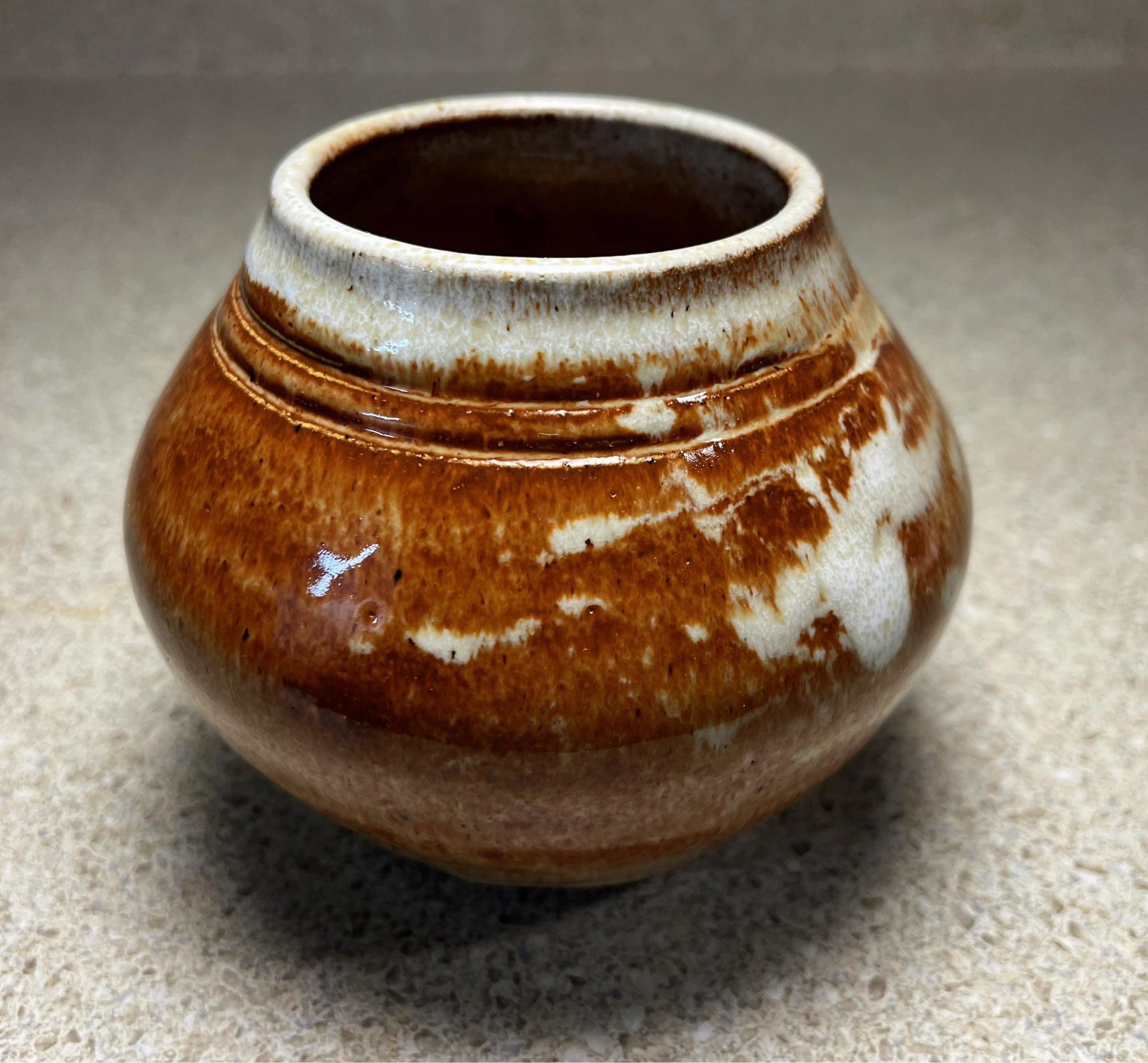 Albany Slip Pot, Globe Form